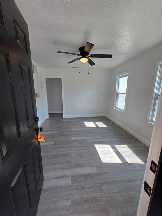 Activo con contrato: $199,400 (4 camas, 2 baños, 922 Pies cuadrados)