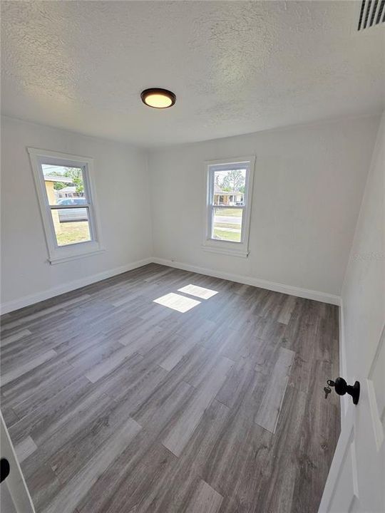 Activo con contrato: $199,400 (4 camas, 2 baños, 922 Pies cuadrados)