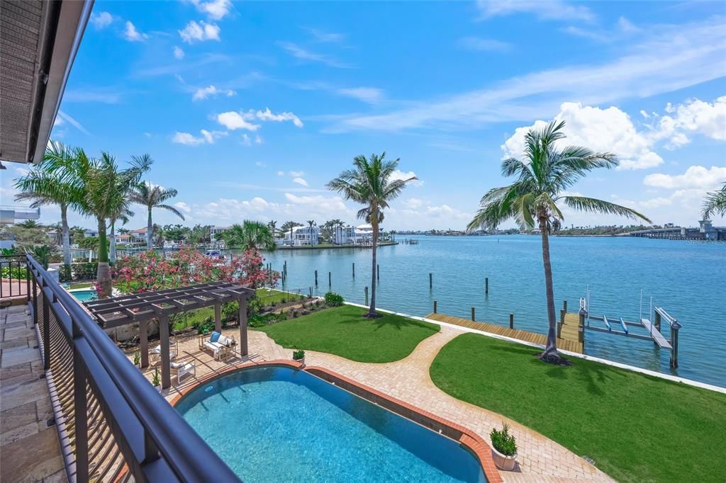 For Sale: $5,799,995 (4 beds, 4 baths, 6091 Square Feet)