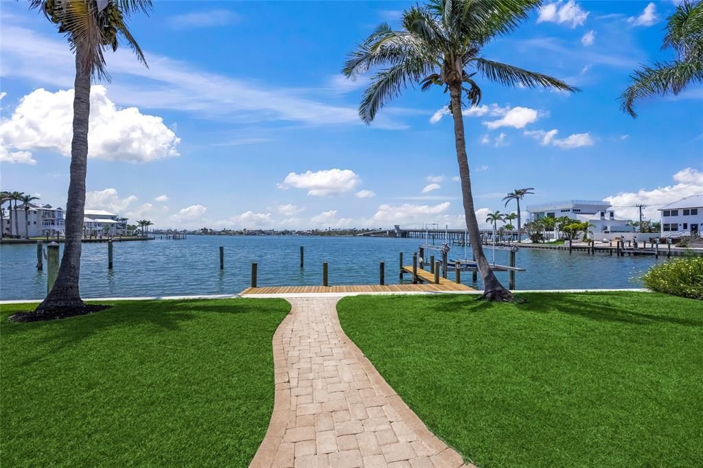 For Sale: $5,799,995 (4 beds, 4 baths, 6091 Square Feet)