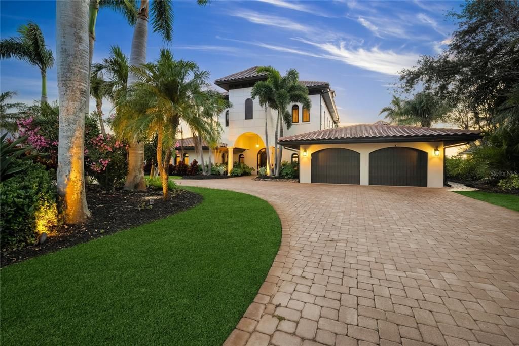 For Sale: $5,799,995 (4 beds, 4 baths, 6091 Square Feet)