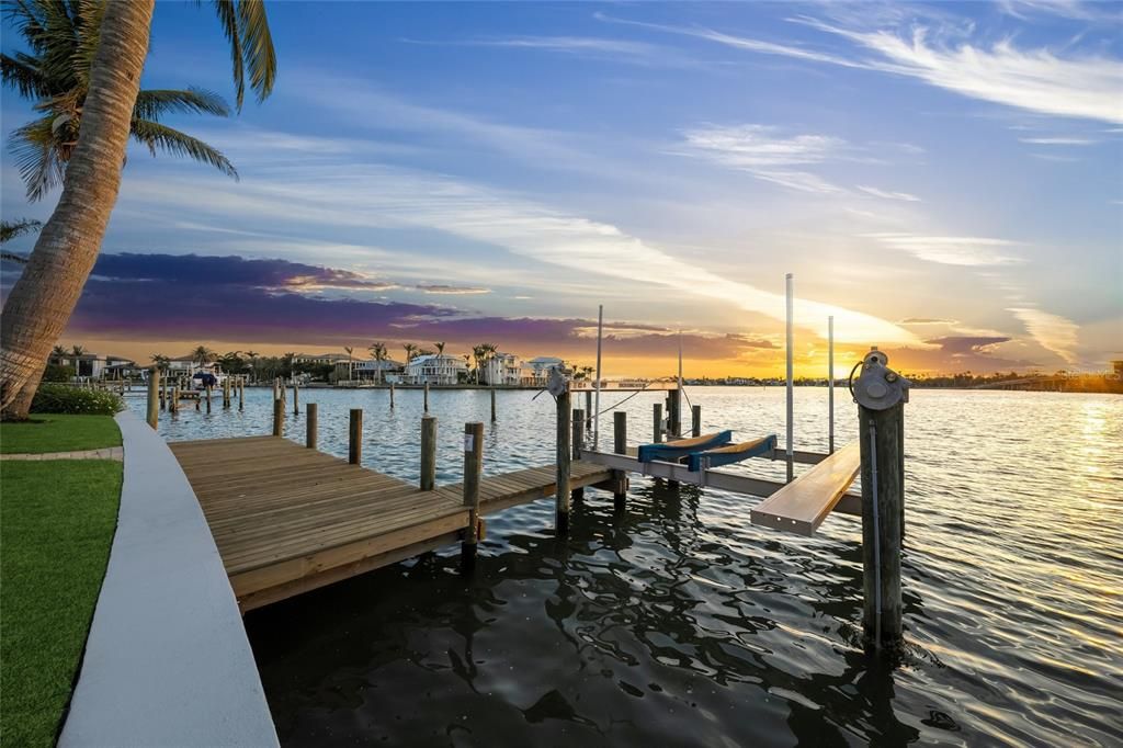 For Sale: $5,799,995 (4 beds, 4 baths, 6091 Square Feet)