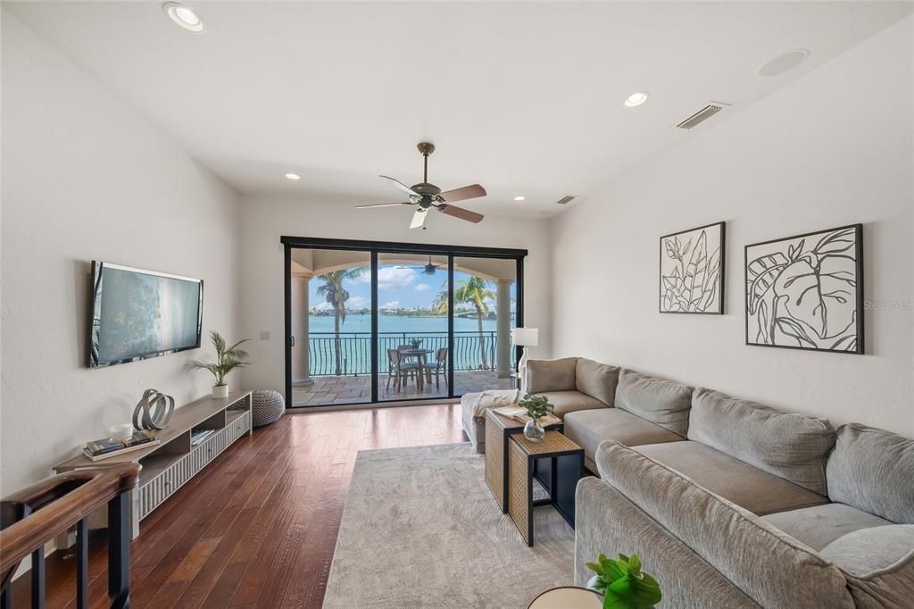 For Sale: $5,799,995 (4 beds, 4 baths, 6091 Square Feet)