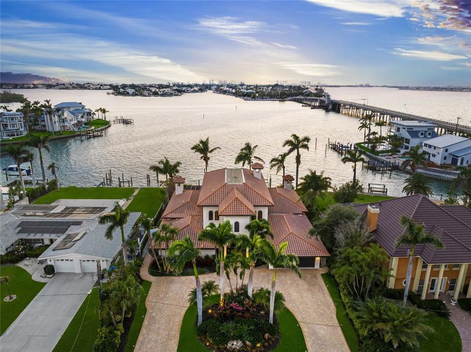 For Sale: $5,799,995 (4 beds, 4 baths, 6091 Square Feet)