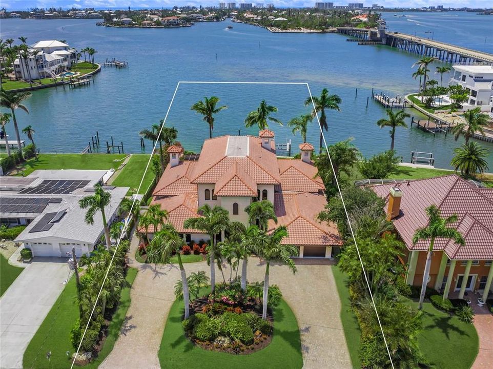 For Sale: $5,799,995 (4 beds, 4 baths, 6091 Square Feet)