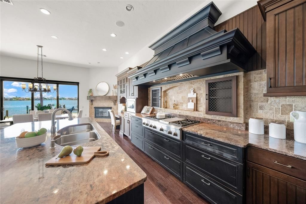 For Sale: $5,799,995 (4 beds, 4 baths, 6091 Square Feet)