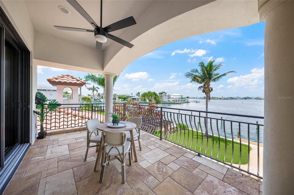 For Sale: $5,799,995 (4 beds, 4 baths, 6091 Square Feet)