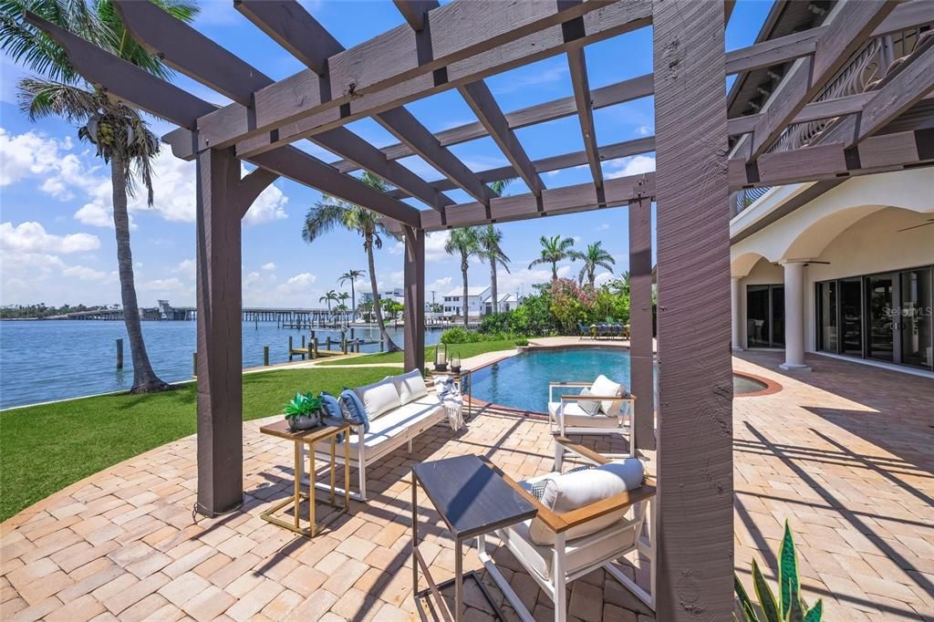 For Sale: $5,799,995 (4 beds, 4 baths, 6091 Square Feet)