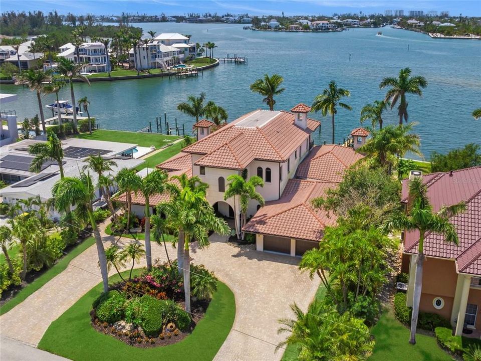 For Sale: $5,799,995 (4 beds, 4 baths, 6091 Square Feet)