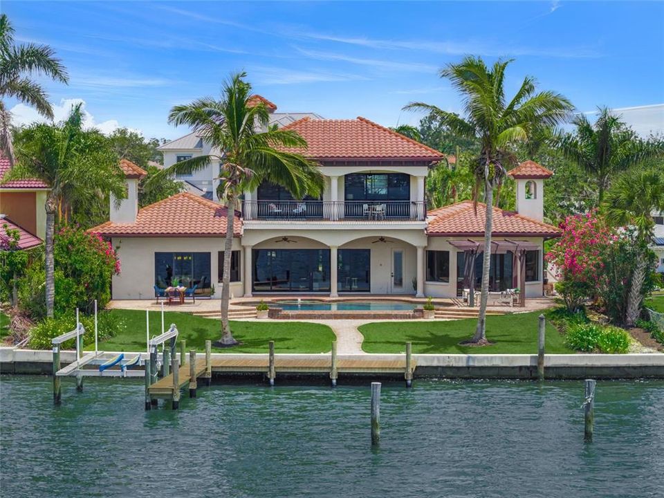 For Sale: $5,799,995 (4 beds, 4 baths, 6091 Square Feet)