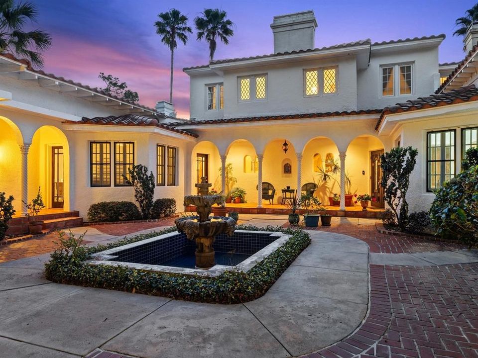 На продажу: $2,225,000 (6 спален, 5 ванн, 6283 Квадратных фут)