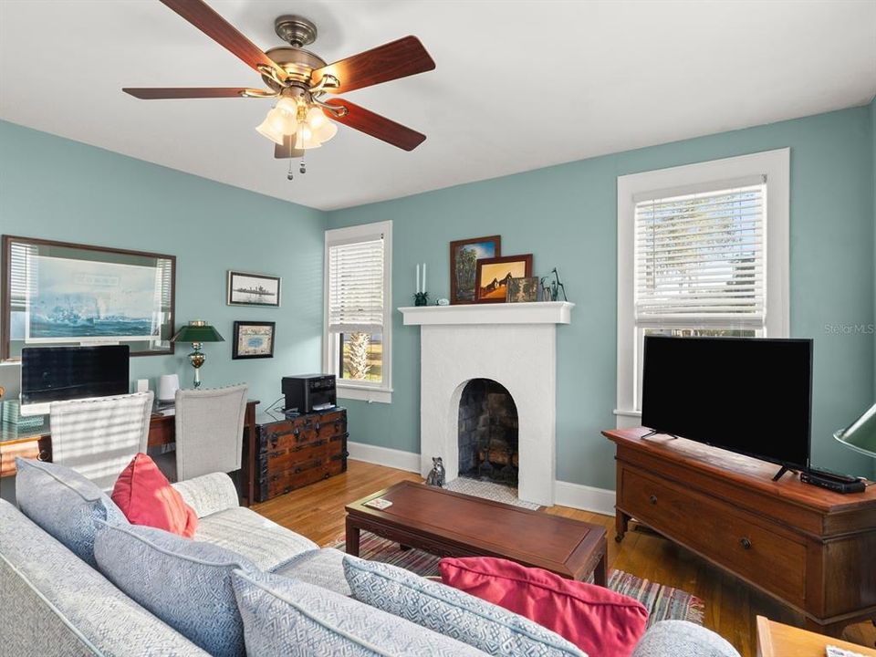 На продажу: $2,225,000 (6 спален, 5 ванн, 6283 Квадратных фут)