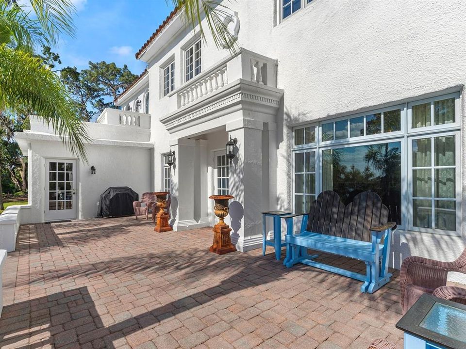 На продажу: $2,225,000 (6 спален, 5 ванн, 6283 Квадратных фут)