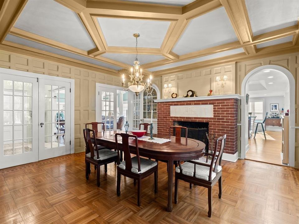 На продажу: $2,225,000 (6 спален, 5 ванн, 6283 Квадратных фут)