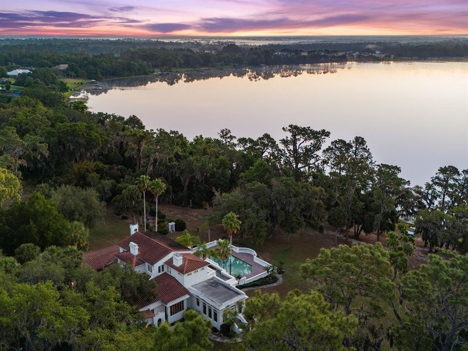 На продажу: $2,225,000 (6 спален, 5 ванн, 6283 Квадратных фут)