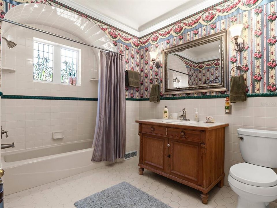 На продажу: $2,225,000 (6 спален, 5 ванн, 6283 Квадратных фут)