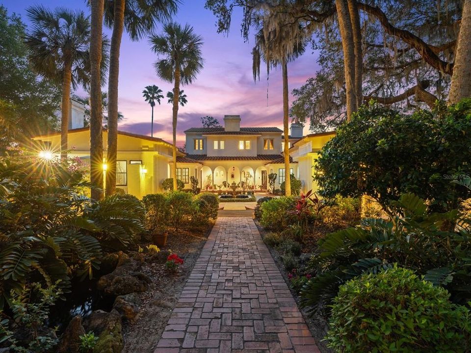 На продажу: $2,225,000 (6 спален, 5 ванн, 6283 Квадратных фут)