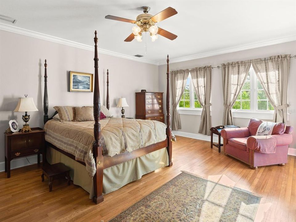 На продажу: $2,225,000 (6 спален, 5 ванн, 6283 Квадратных фут)