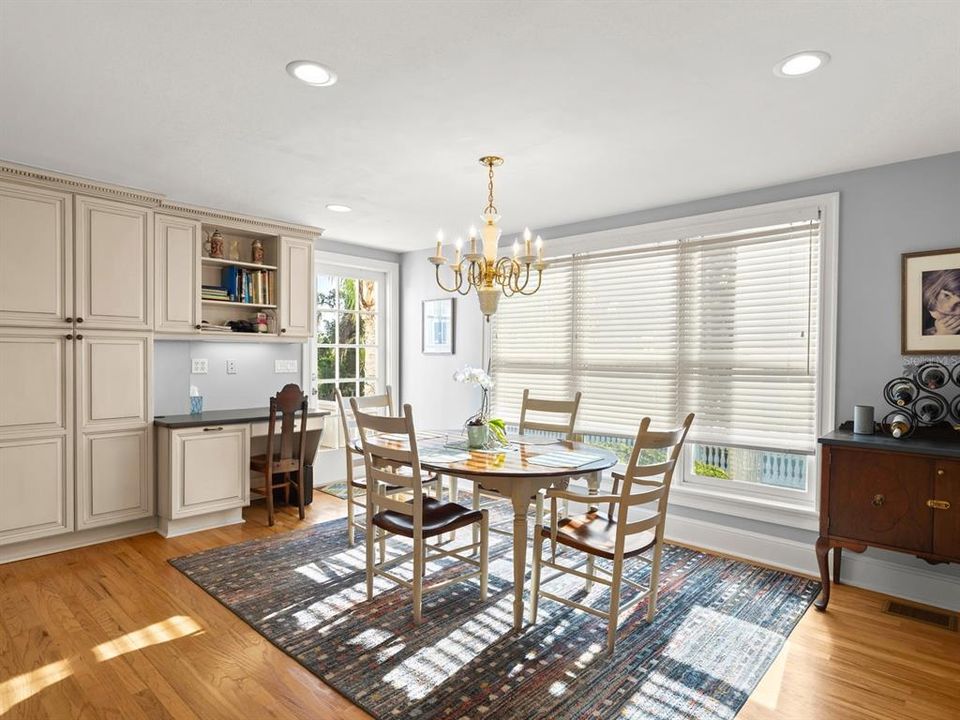 На продажу: $2,225,000 (6 спален, 5 ванн, 6283 Квадратных фут)