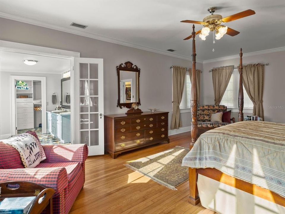 На продажу: $2,225,000 (6 спален, 5 ванн, 6283 Квадратных фут)