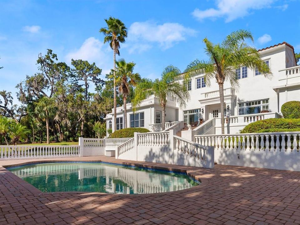 На продажу: $2,225,000 (6 спален, 5 ванн, 6283 Квадратных фут)