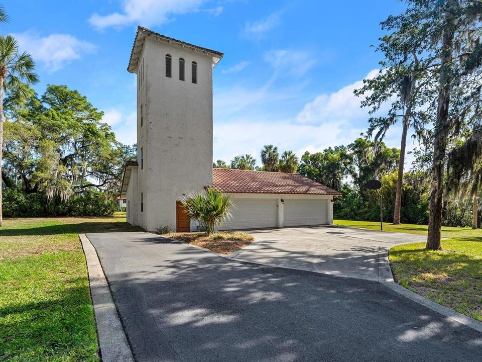 На продажу: $2,225,000 (6 спален, 5 ванн, 6283 Квадратных фут)