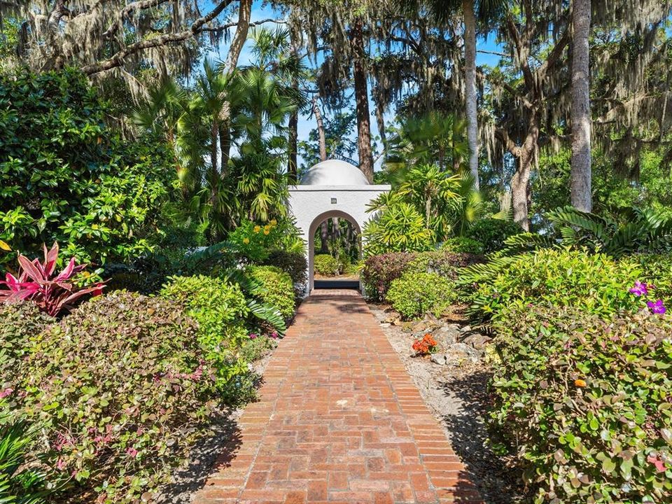 На продажу: $2,225,000 (6 спален, 5 ванн, 6283 Квадратных фут)