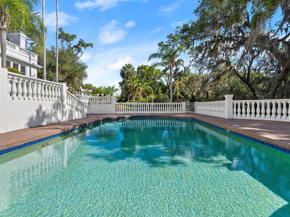 На продажу: $2,225,000 (6 спален, 5 ванн, 6283 Квадратных фут)