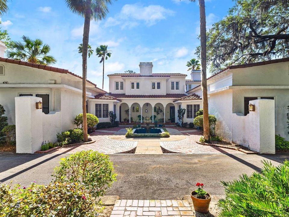 На продажу: $2,225,000 (6 спален, 5 ванн, 6283 Квадратных фут)