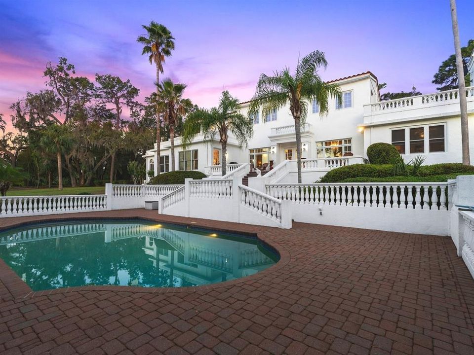 На продажу: $2,225,000 (6 спален, 5 ванн, 6283 Квадратных фут)