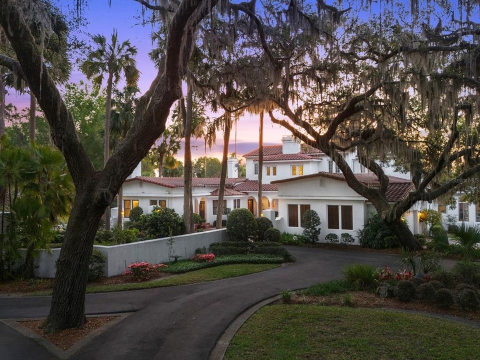 На продажу: $2,225,000 (6 спален, 5 ванн, 6283 Квадратных фут)