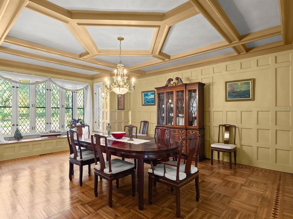 На продажу: $2,225,000 (6 спален, 5 ванн, 6283 Квадратных фут)