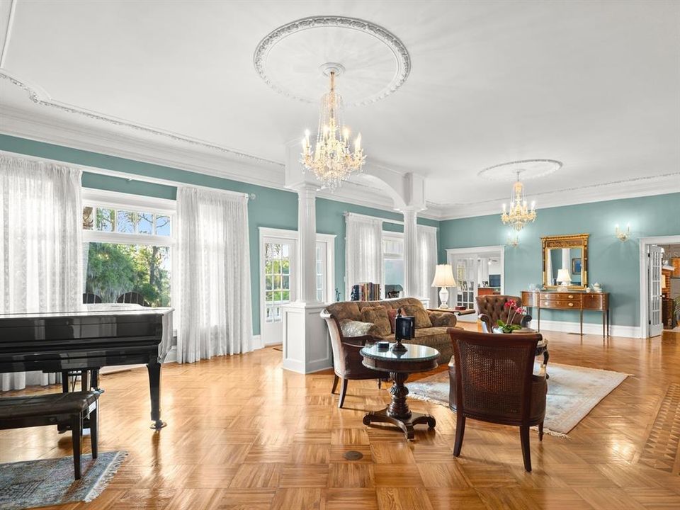 На продажу: $2,225,000 (6 спален, 5 ванн, 6283 Квадратных фут)