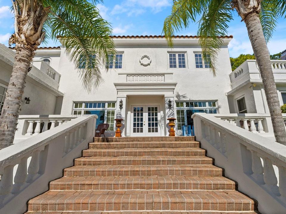 На продажу: $2,225,000 (6 спален, 5 ванн, 6283 Квадратных фут)