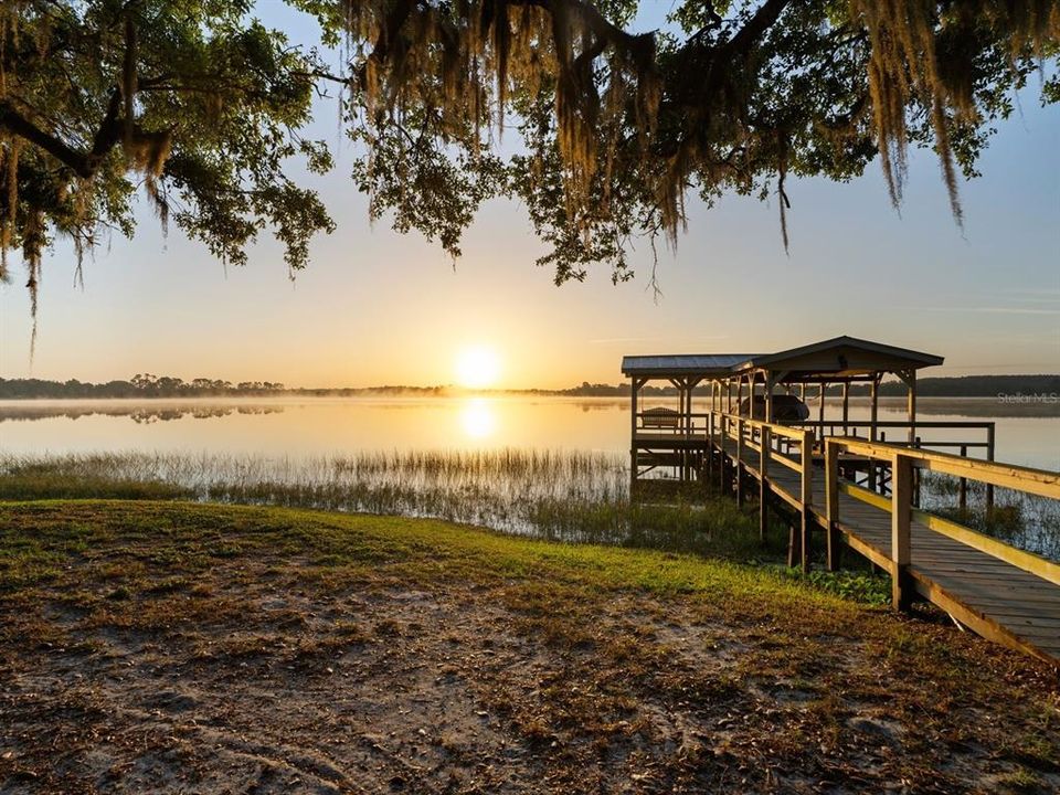 На продажу: $2,225,000 (6 спален, 5 ванн, 6283 Квадратных фут)