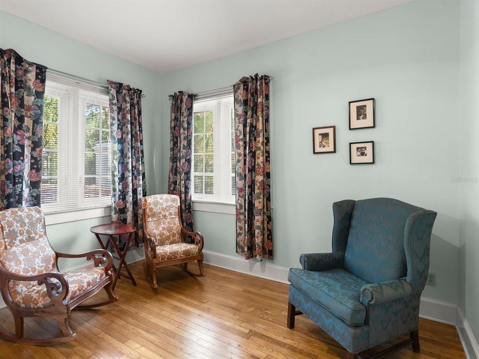 На продажу: $2,225,000 (6 спален, 5 ванн, 6283 Квадратных фут)