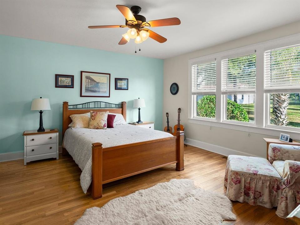 На продажу: $2,225,000 (6 спален, 5 ванн, 6283 Квадратных фут)