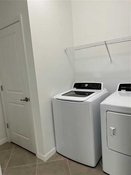 В аренду: $3,500 (5 спален, 3 ванн, 3285 Квадратных фут)