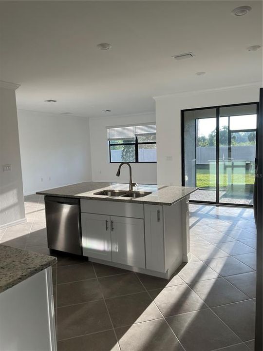 В аренду: $3,500 (5 спален, 3 ванн, 3285 Квадратных фут)