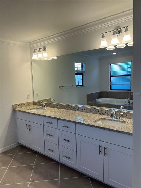 В аренду: $3,500 (5 спален, 3 ванн, 3285 Квадратных фут)