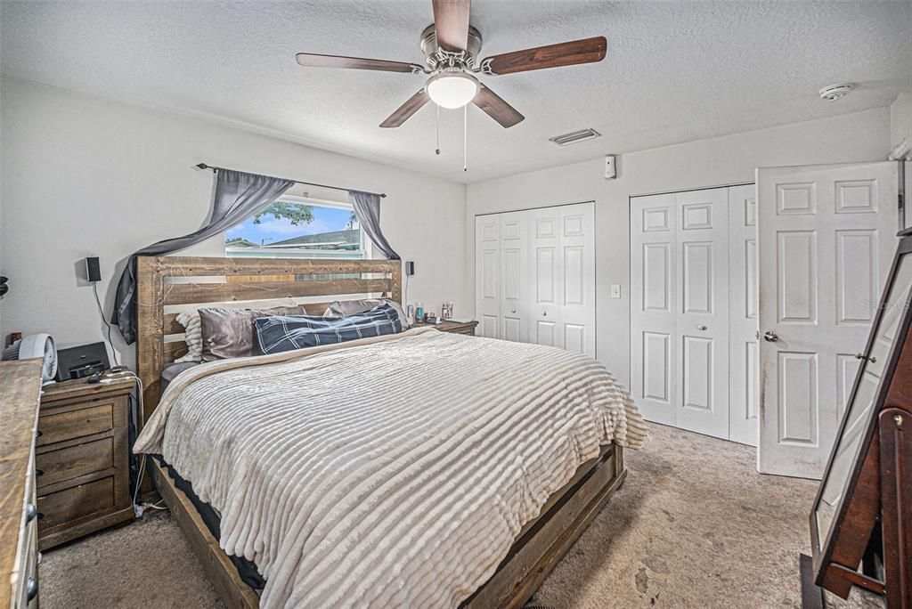 Activo con contrato: $450,000 (4 camas, 3 baños, 1819 Pies cuadrados)