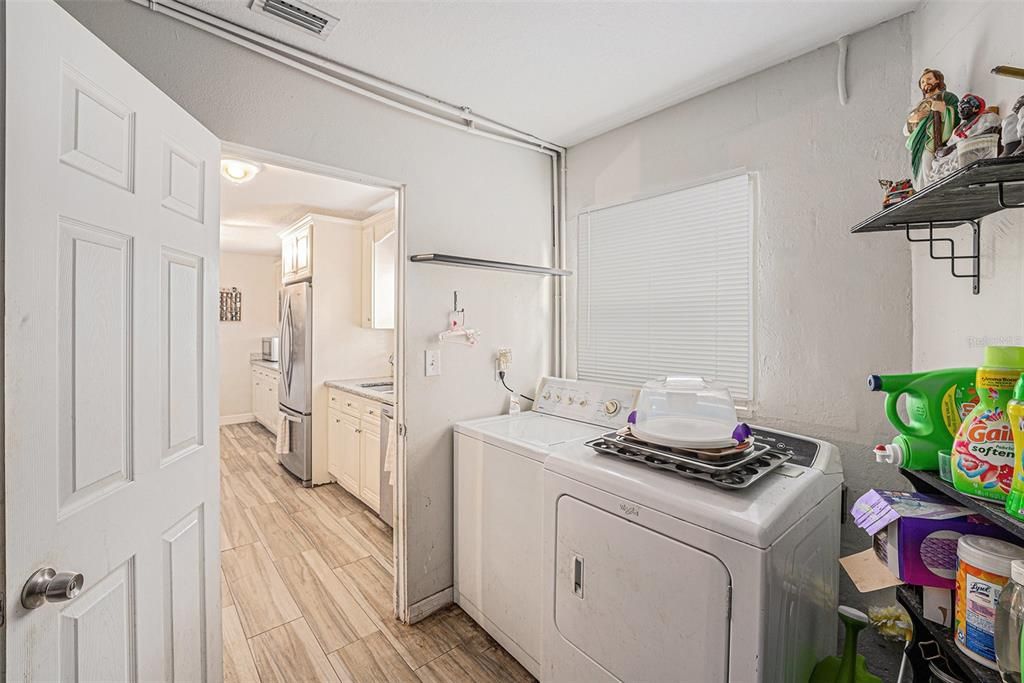 Activo con contrato: $450,000 (4 camas, 3 baños, 1819 Pies cuadrados)