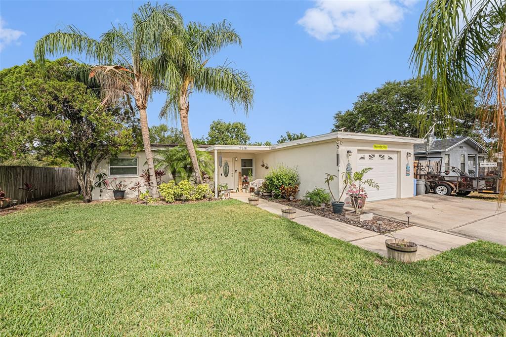 Activo con contrato: $450,000 (4 camas, 3 baños, 1819 Pies cuadrados)