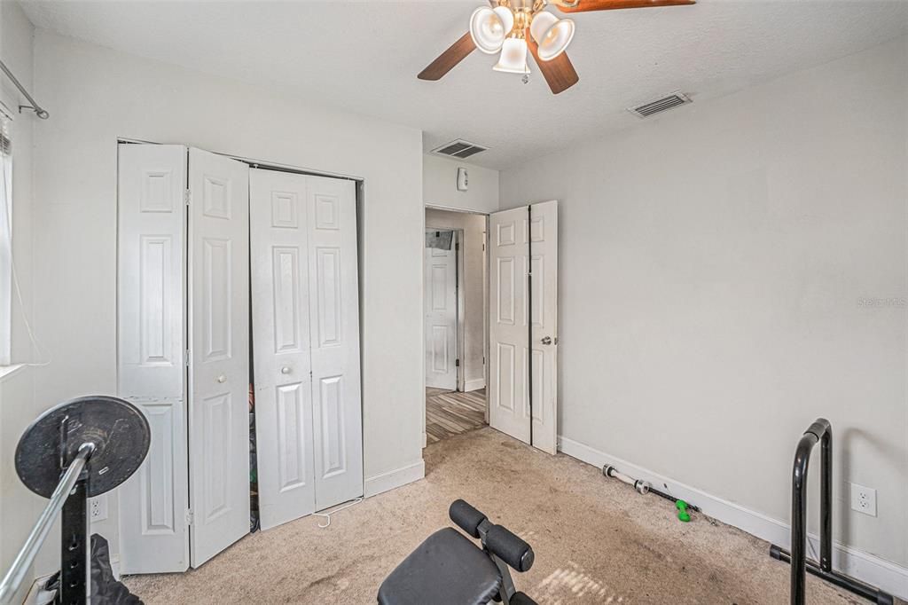 Activo con contrato: $450,000 (4 camas, 3 baños, 1819 Pies cuadrados)