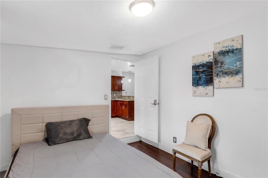 Active With Contract: $299,900 (3 beds, 2 baths, 952 Square Feet)