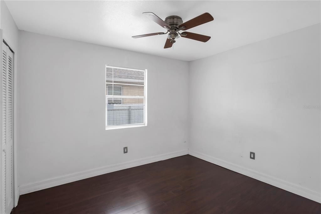 Active With Contract: $299,900 (3 beds, 2 baths, 952 Square Feet)