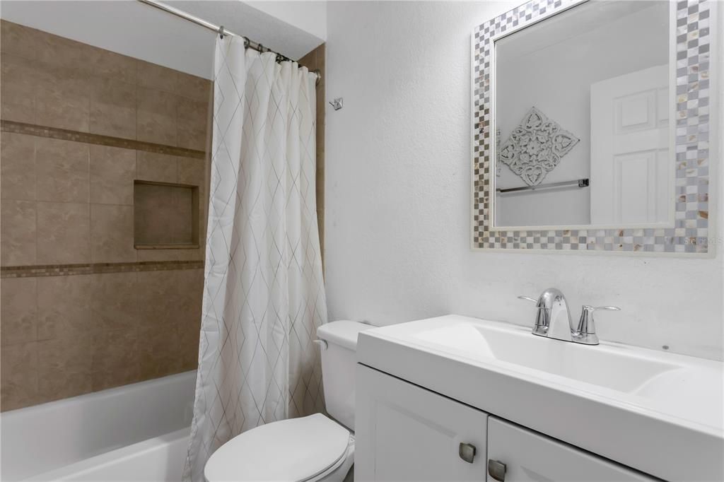 Active With Contract: $299,900 (3 beds, 2 baths, 952 Square Feet)