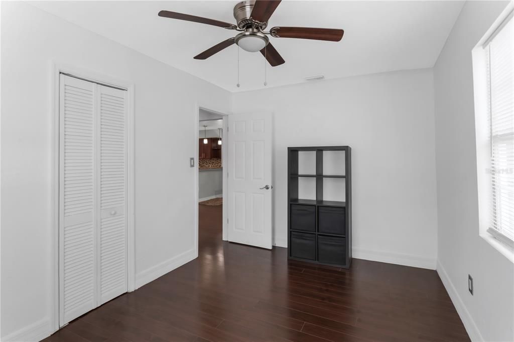 Active With Contract: $299,900 (3 beds, 2 baths, 952 Square Feet)