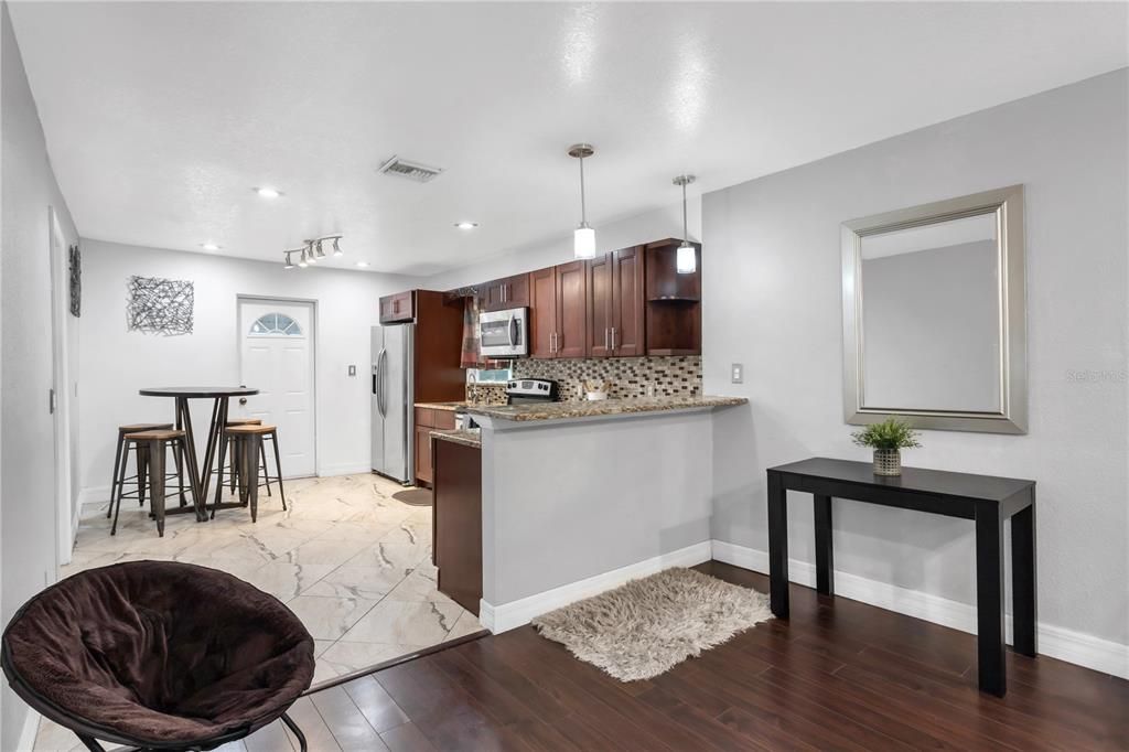 Active With Contract: $299,900 (3 beds, 2 baths, 952 Square Feet)
