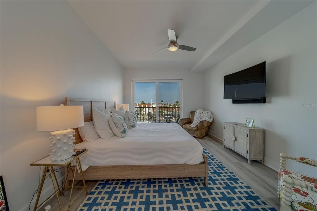 For Rent: $8,000 (3 beds, 3 baths, 1727 Square Feet)